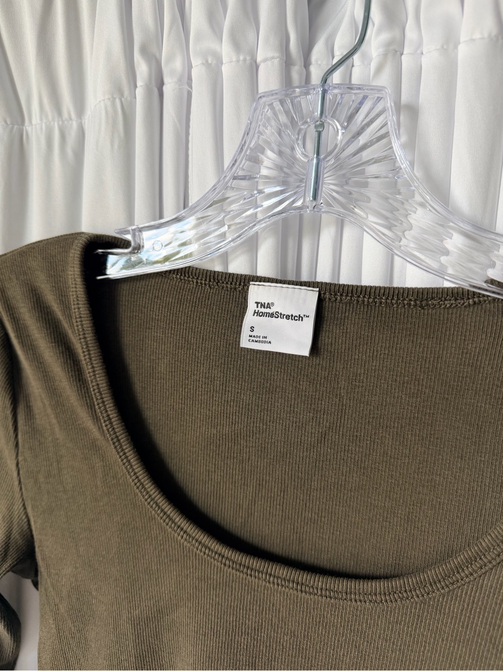 TNA Olive Scoop Neck Long Sleeve Top - Picture 2 of 3